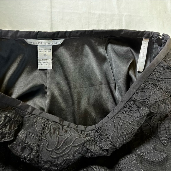 Peter Nygard Black Lace Overlay Embroidered Applique Satin Skirt Size 10 EUC - Picture 10 of 14